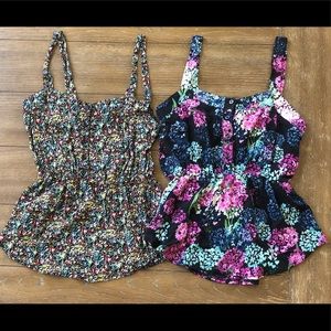 Super cute Floral Tops 🌸 $22 for BOTH, Size-XS